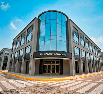 El edificio central del BANCO GANADERO es premiado como una obra arquitectónica que revaloriza el centro histórico de Santa Cruz