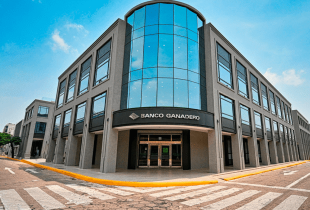 El edificio central del BANCO GANADERO es premiado como una obra arquitectónica que revaloriza el centro histórico de Santa Cruz