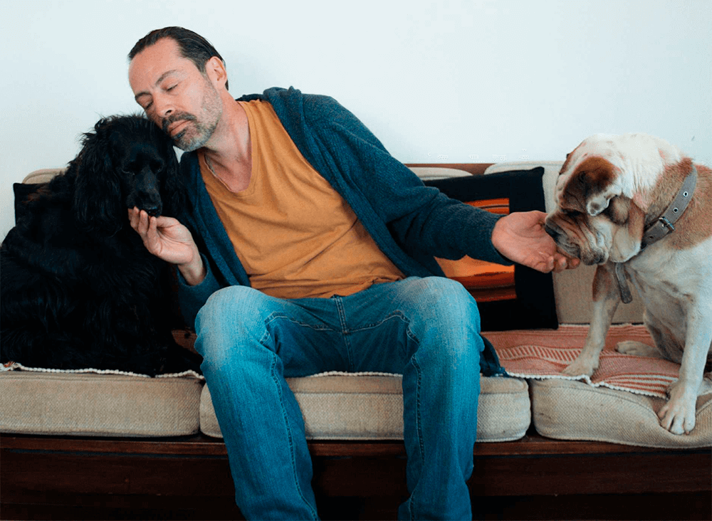 FERNANDO ARZE ECHALAR “Ser actor es un desafío diario”