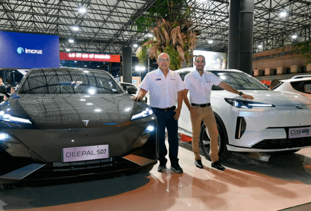 Changan y Deepal revolucionan la movilidad sobre cuatro ruedas en Expocruz 2025