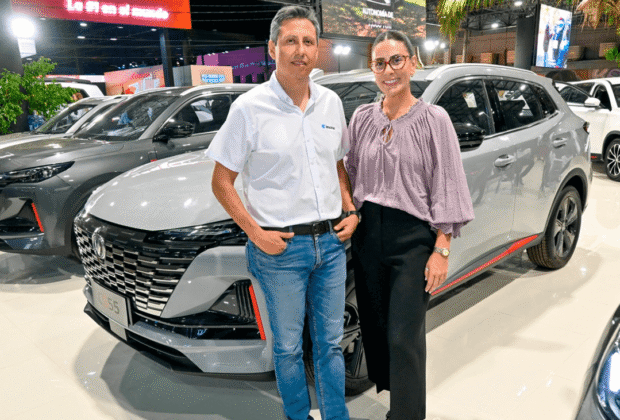 Changan y Deepal revolucionan la movilidad sobre cuatro ruedas en Expocruz 2025