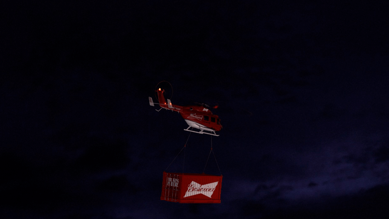 Un contenedor en los cielos anuncia que Santa Cruz está a punto de recibir algo único