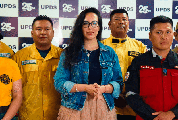 Apoyando la iniciativa de Alas Chiquitanas, CBN realiza una nueva donación de bebidas a los bomberos que combaten los incendios