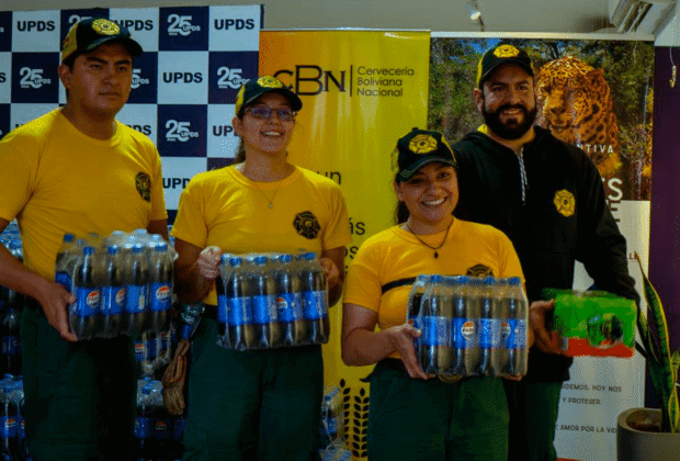 Apoyando la iniciativa de Alas Chiquitanas, CBN realiza una nueva donación de bebidas a los bomberos que combaten los incendios