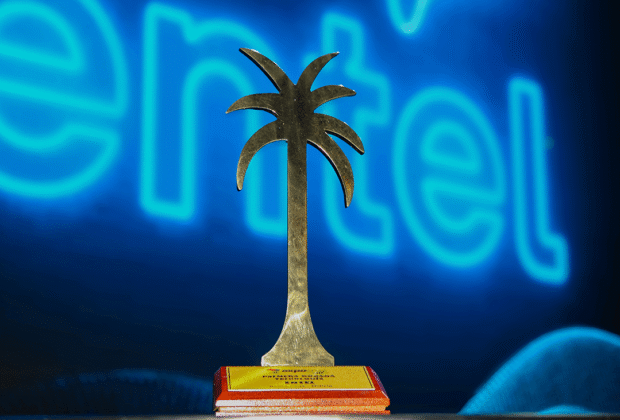 ENTEL S.A. recibe la palmera dorada en la categoría “tecnología” en expocruz 2025