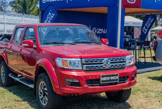 Rodaria llega a Feria Agro Vidas 2025 con su flota completa de camionetas todo terreno ZNA para los agricultores bolivianos