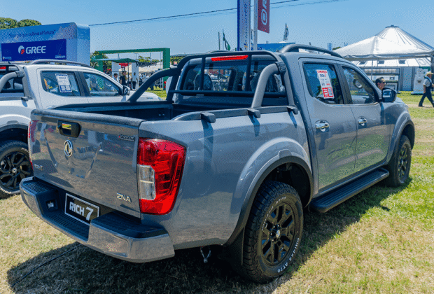 Rodaria llega a Feria Agro Vidas 2025 con su flota completa de camionetas todo terreno ZNA para los agricultores bolivianos
