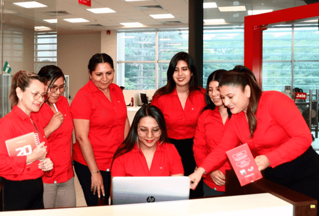 Banco Económico es uno de Mejores Lugares para Trabajar para Mujeres en Bolivia 2025