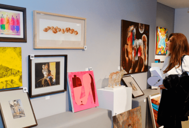 BNB Art acogió la subasta “Arte que Abraza”: una noche donde el arte y la solidaridad unen razones para transformar vidas