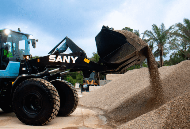 Opentrade Bolivia marca un hito con el primer cargador frontal 100% eléctrico del país