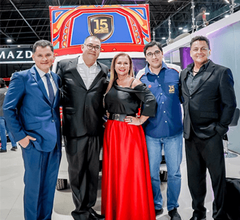 Suzuki celebra 15 años en la cima del mercado boliviano y lo festeja en la Fexco con sabor cochabambino