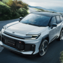 TOYOTA RAV4: carácter, inteligencia y dominio en movimiento