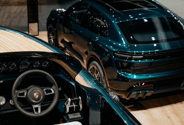 PORSCHE redefine la experiencia del lujo eléctrico