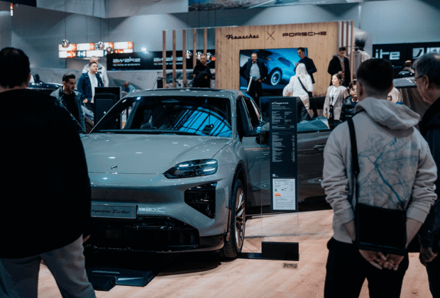 PORSCHE redefine la experiencia del lujo eléctrico